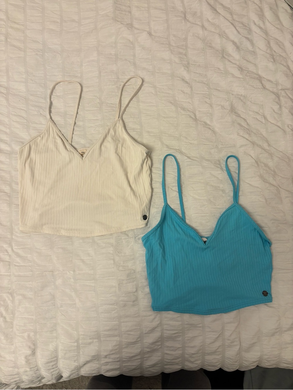 Roxy Ribbed V-Neck Spaghetti Strap Camisole in White and Turquoise